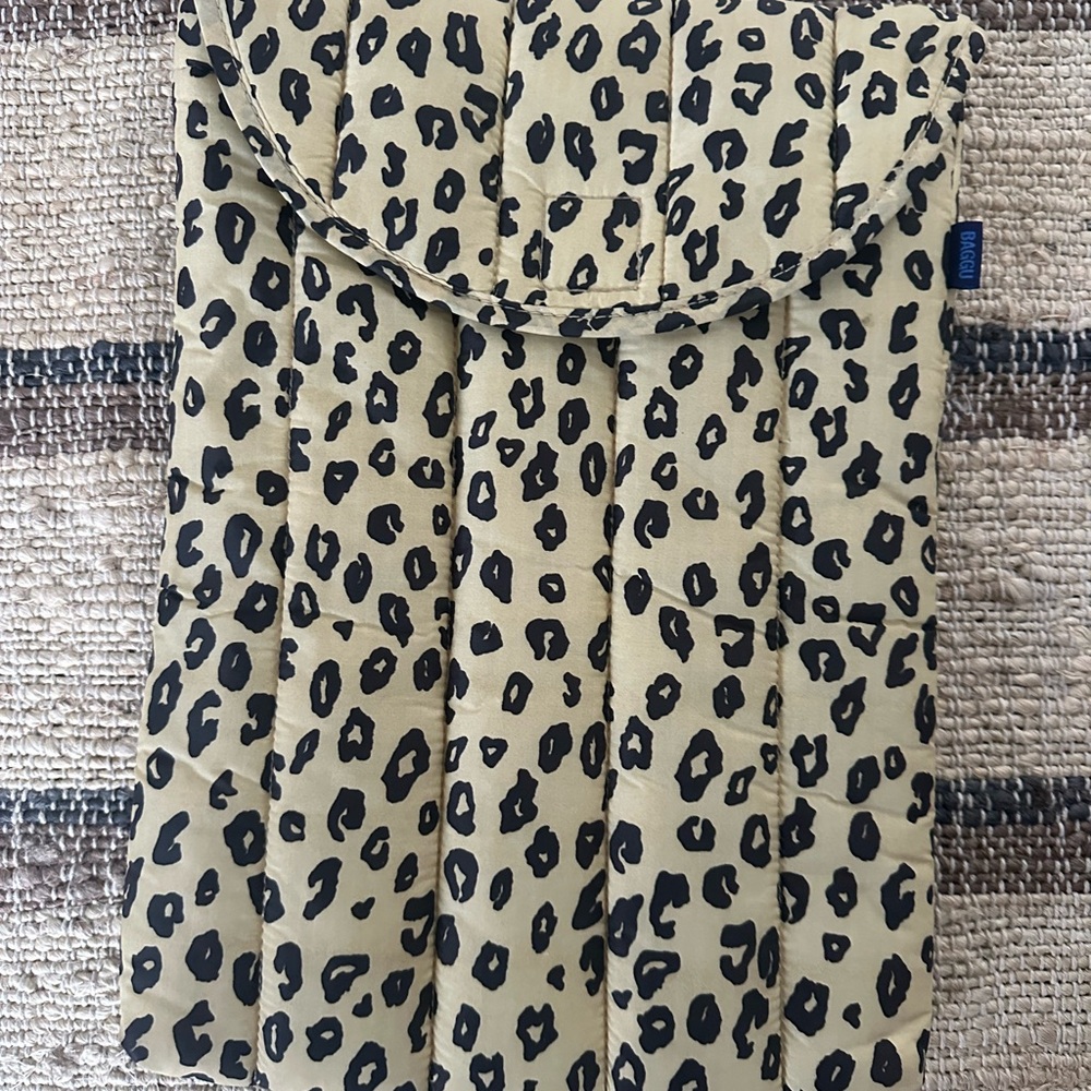 BAGGU Leopard Print Padded Laptop Sleeve fits 13” laptop